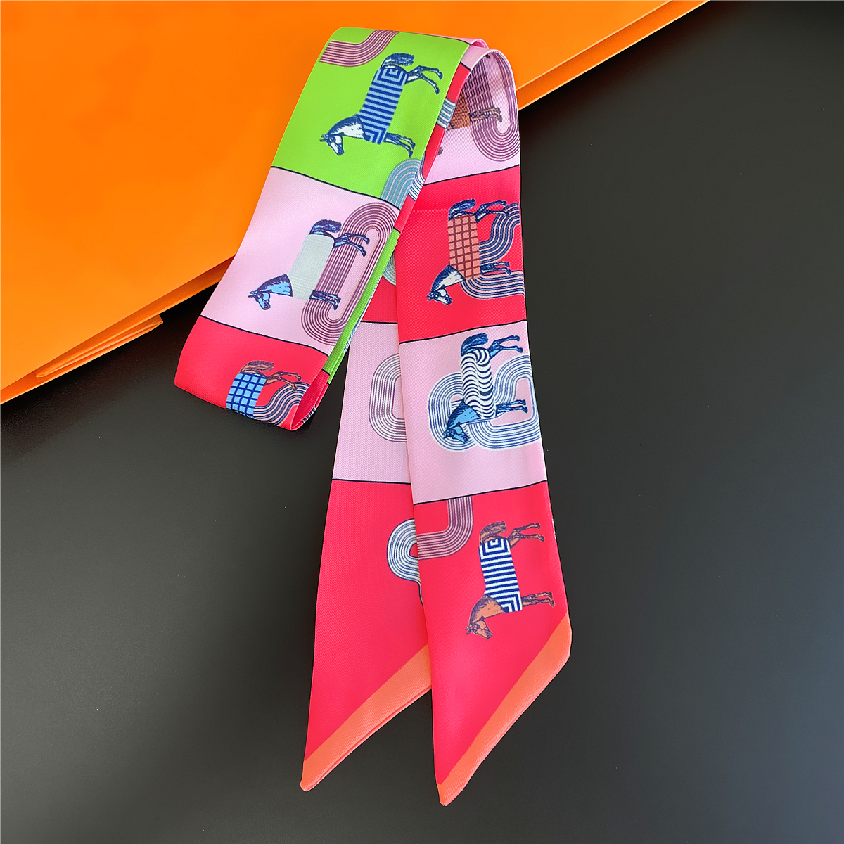 Brand Design Lattice Horse Sca - Women Accessories Brands reseña y precio