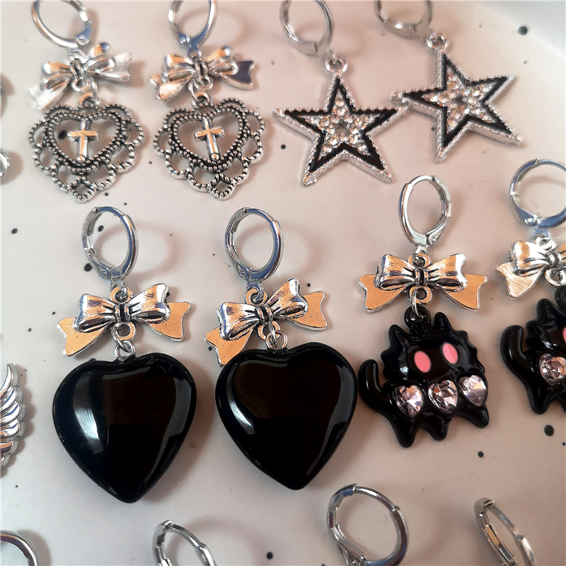 Goth Cute Punk Black Heart Win - Women'S Emo Accessories reseña y precio