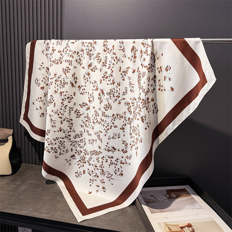 Design Twill Silk Square Scarf - Women Accessories Brands reseña y precio